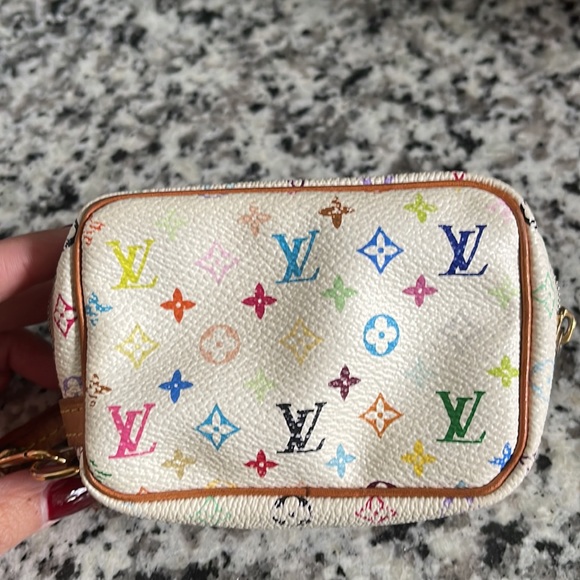 Louis Vuitton Wapity pouch - Picture 9 of 9